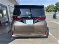 2025 Toyota Alphard Hybrid