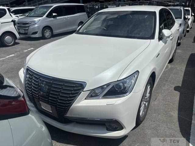 2013 Toyota Crown Hybrid