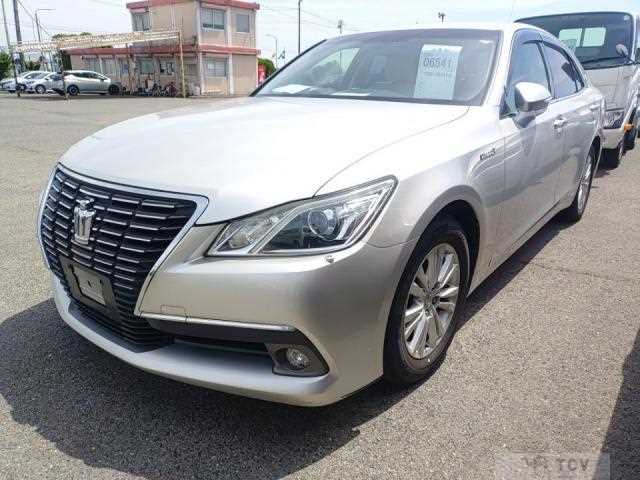 2015 Toyota Crown Hybrid