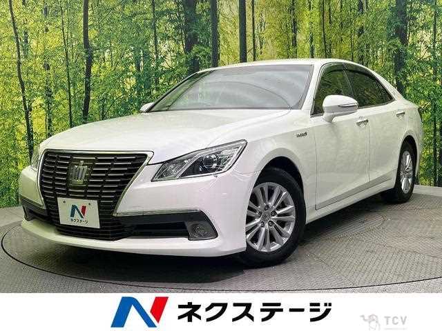 2013 Toyota Crown Hybrid