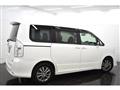 2013 Toyota Voxy