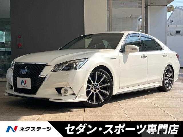 2013 Toyota Crown Hybrid