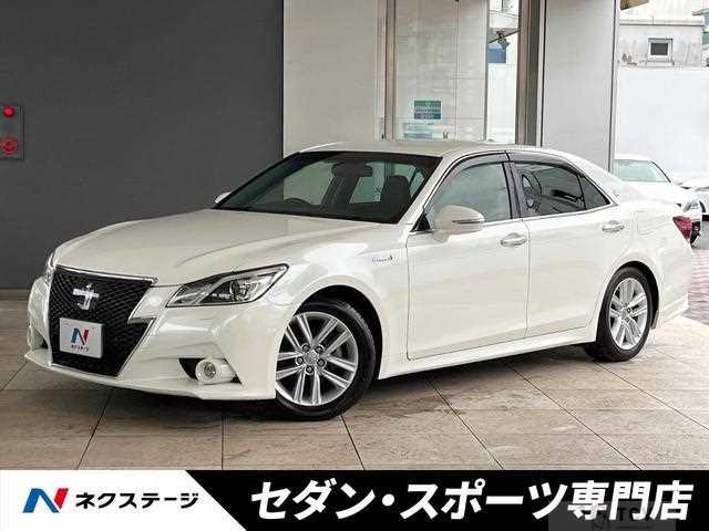 2014 Toyota Crown Hybrid