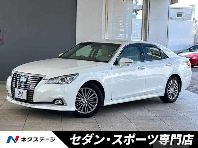 2017 Toyota Crown Hybrid