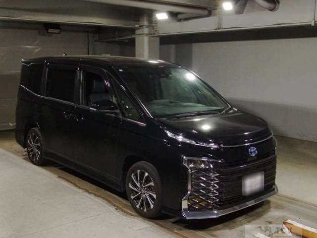 2023 Toyota Voxy