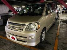 2004 Toyota Noah