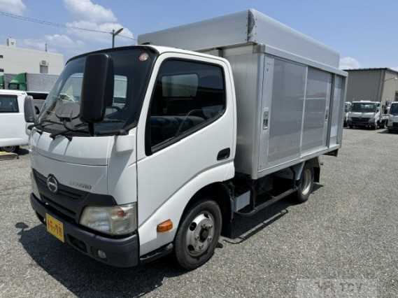2013 Hino Dutro