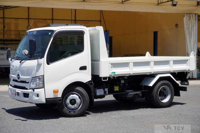 2025 Hino Dutro
