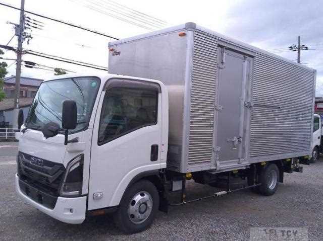2025 Isuzu Elf Truck