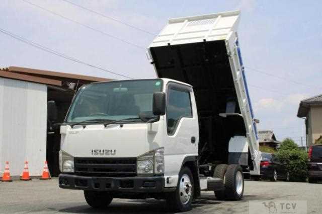 2013 Isuzu Elf Truck