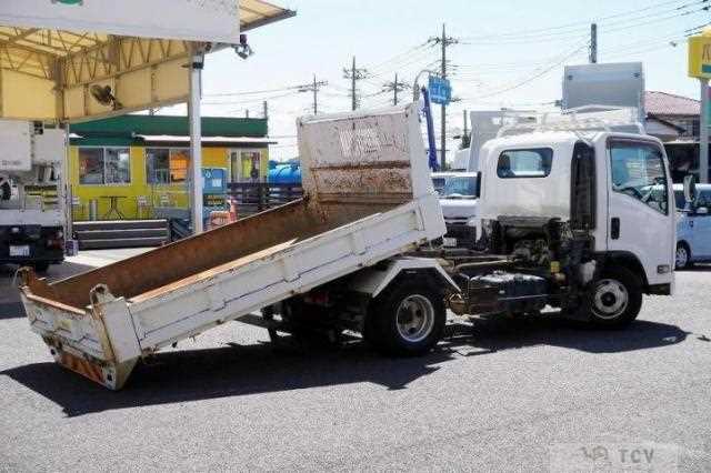 2018 Isuzu Elf Truck