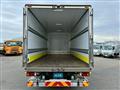 2020 Isuzu Elf Truck