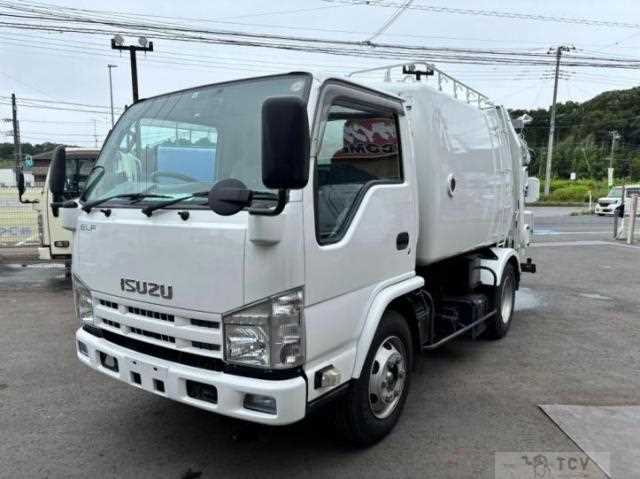 2013 Isuzu Elf Truck