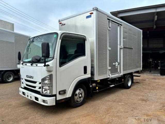 2020 Isuzu Elf Truck