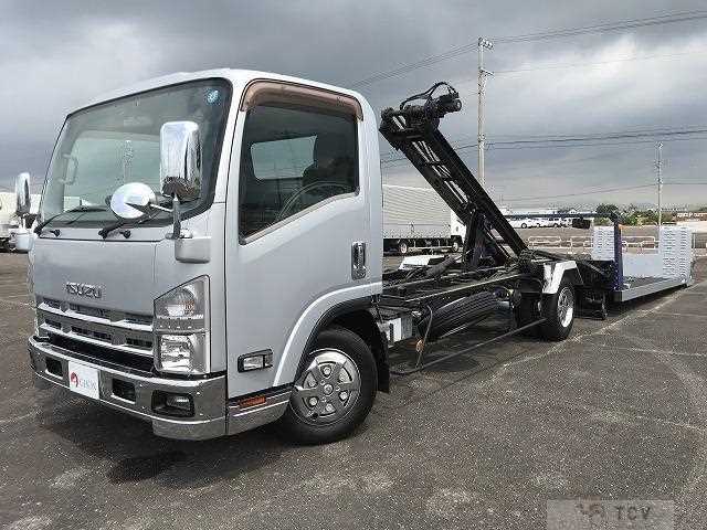 2015 Isuzu Elf Truck