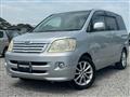 2003 Toyota Noah