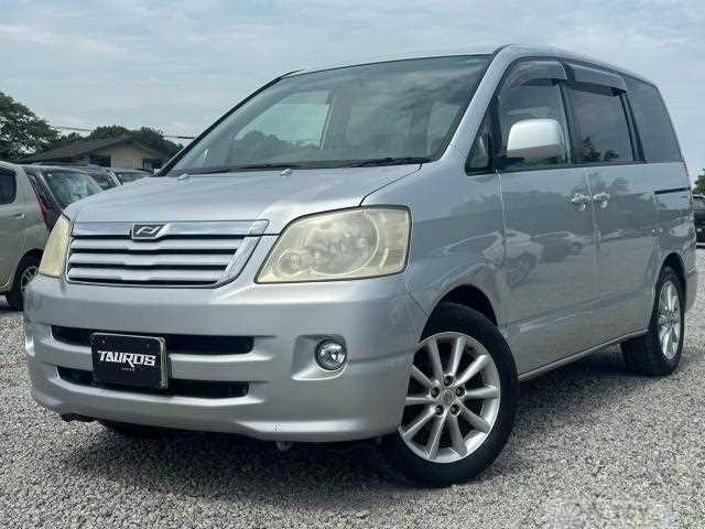 2003 Toyota Noah