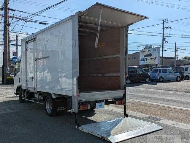 2024 Isuzu Elf Truck