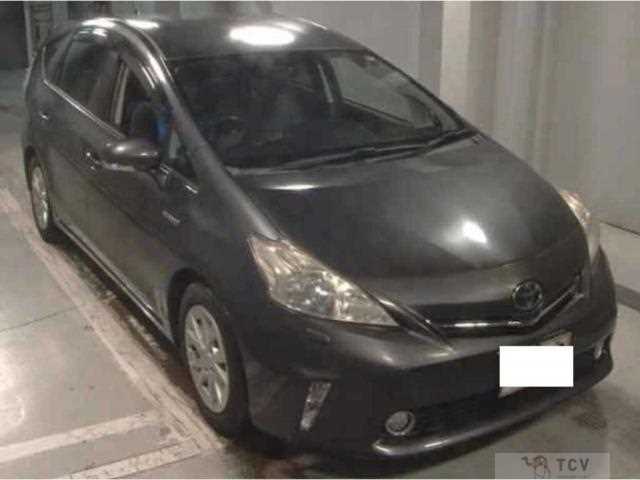 2013 Toyota PRIUS α