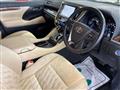 2022 Toyota Alphard Hybrid