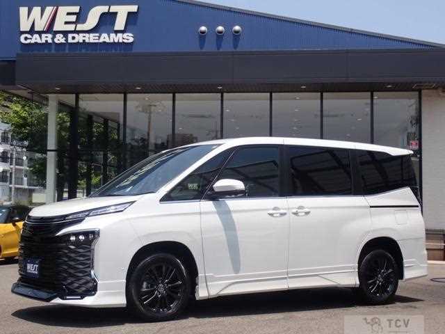 2025 Toyota Voxy