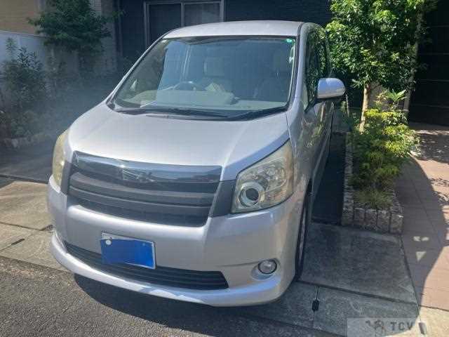 2008 Toyota Noah