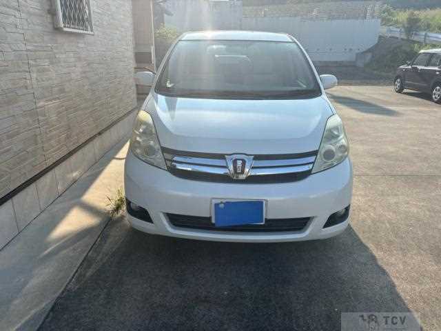 2011 Toyota Isis