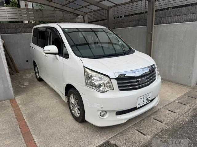 2013 Toyota Noah