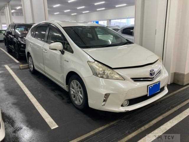 2013 Toyota PRIUS α