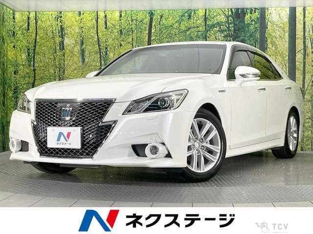 2013 Toyota Crown Hybrid