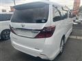 2013 Toyota Alphard G