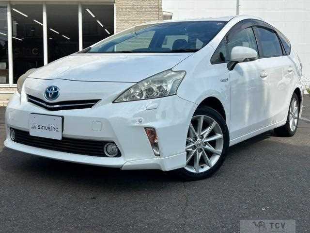 2013 Toyota PRIUS α