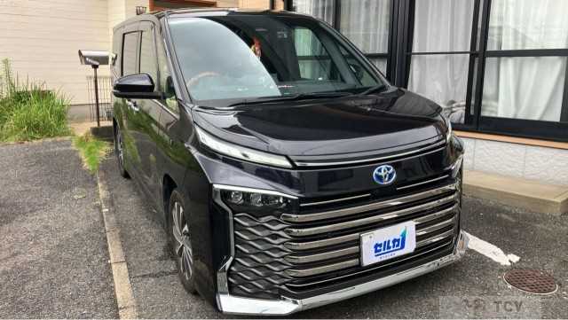 2022 Toyota Voxy