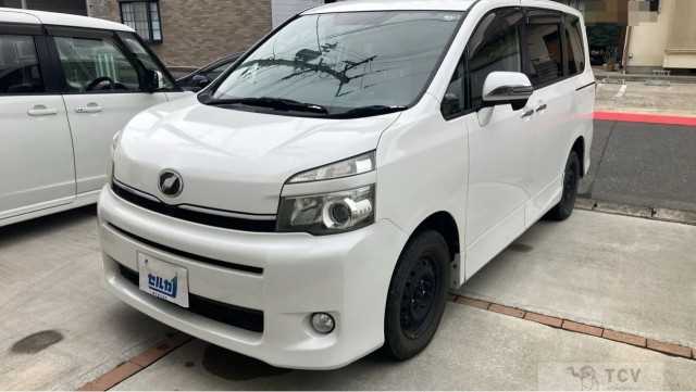 2011 Toyota Voxy