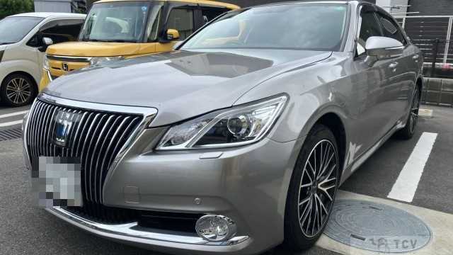 2013 Toyota Crown Hybrid