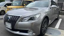 2013 Toyota Crown Hybrid