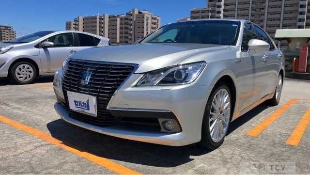 2013 Toyota Crown Hybrid