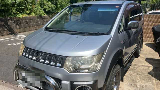 2013 Mitsubishi Delica D5