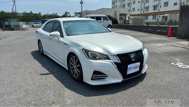 2016 Toyota Crown Hybrid