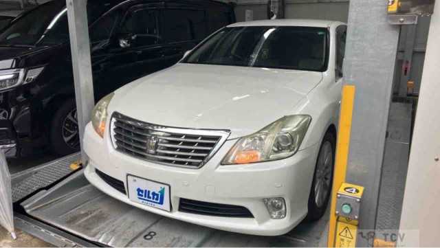 2011 Toyota Crown