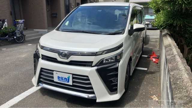 2017 Toyota Voxy