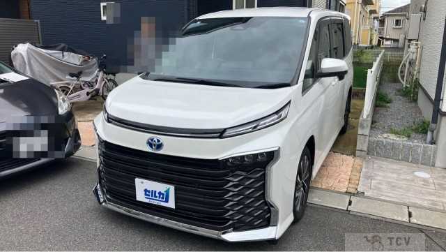 2023 Toyota Voxy