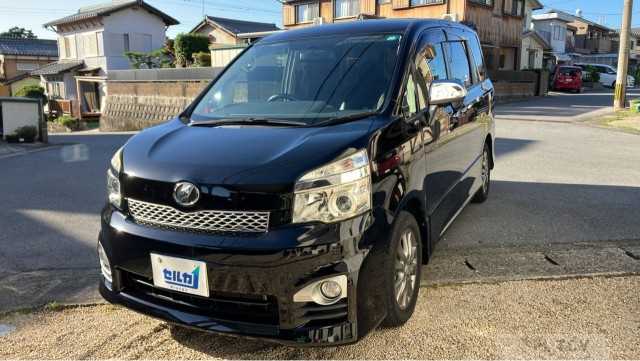 2013 Toyota Voxy