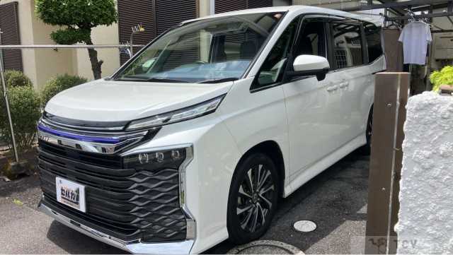 2023 Toyota Voxy