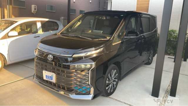 2023 Toyota Voxy