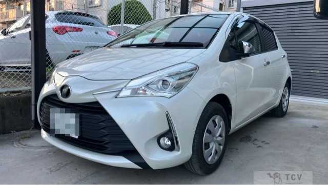 2017 Toyota Vitz