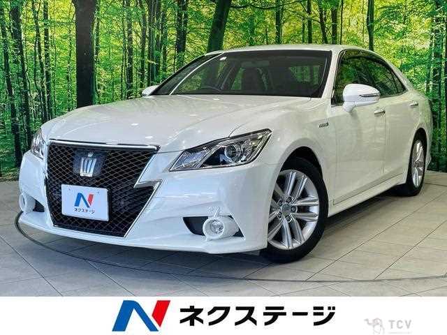 2013 Toyota Crown Hybrid
