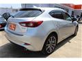 2017 Mazda Axela