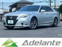 2014 Toyota Crown Hybrid