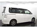 2013 Toyota Voxy